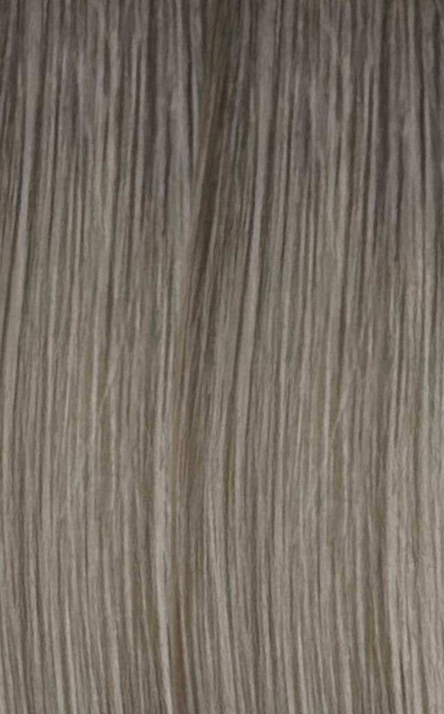 Richy Hair Swift weft är en tunn och mjuk butterfly weft, ger både volym och längd enkelt och skonsamt. Dubbelsidig hårträns. Mörkblond längd i 50cm.